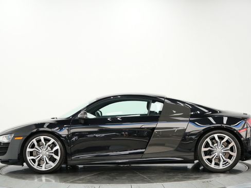 Used 2011 Audi R8 V10 AWD/4WD image 6