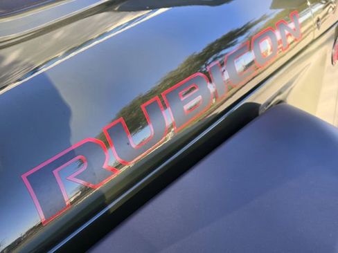 Certified 2023 Jeep Gladiator Rubicon w/ Cold Weather Group image 11