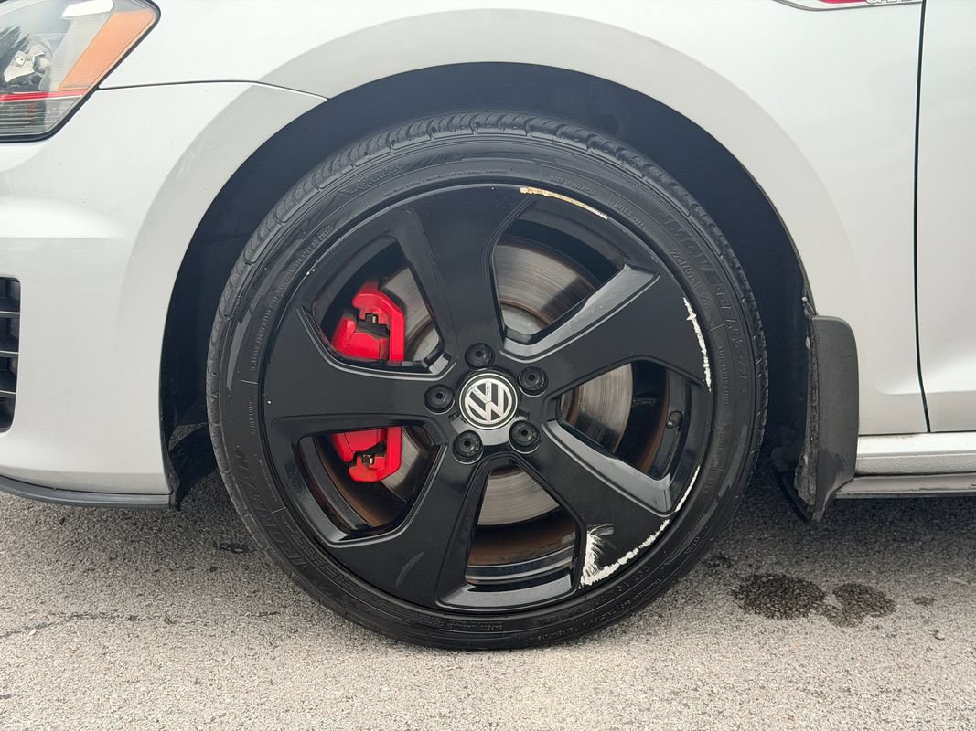 Used 2017 Volkswagen GTI SE FWD image 30