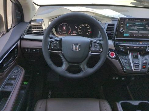 New 2026 Honda Odyssey Touring image 14