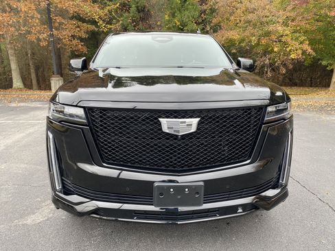 Used 2023 Cadillac Escalade Sport Platinum w/ LPO, ONYX Package image 3