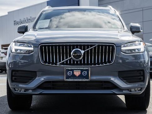 Used 2022 Volvo XC90 T5 Momentum w/ Advanced Package image 2