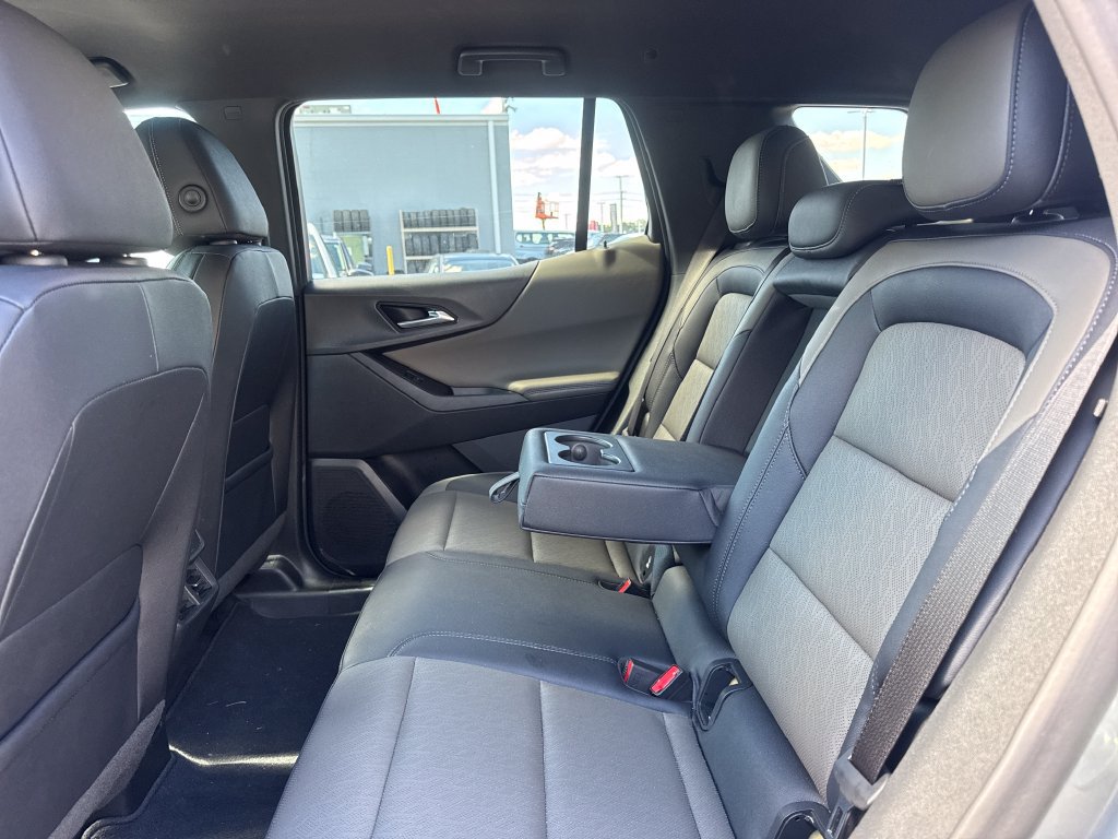 Used 2025 Chevrolet Equinox LT w/ Convenience Package II FWD image 11
