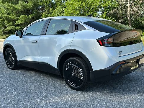 New 2026 Nissan Leaf w/ Floor Mat Package (S+) FWD image 5