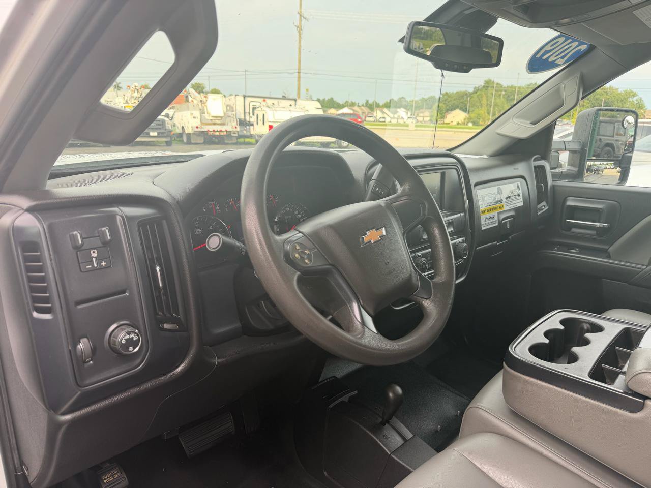 Used 2019 Chevrolet Silverado 2500 W/T AWD/4WD image 18