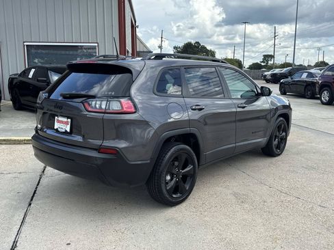 Used 2021 Jeep Cherokee Latitude Plus FWD image 7