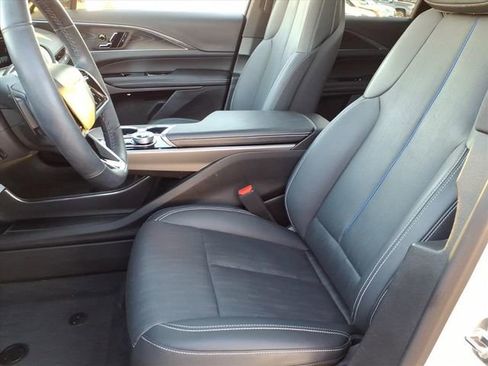 Certified 2024 Cadillac Lyriq Luxury image 5