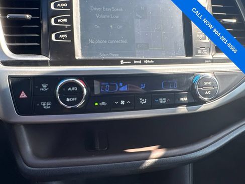 Used 2017 Toyota Highlander XLE AWD/4WD image 23