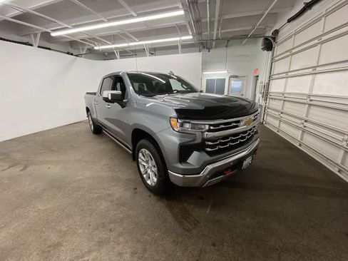 Used 2025 Chevrolet Silverado 1500 LTZ w/ LTZ Premium Package image 8