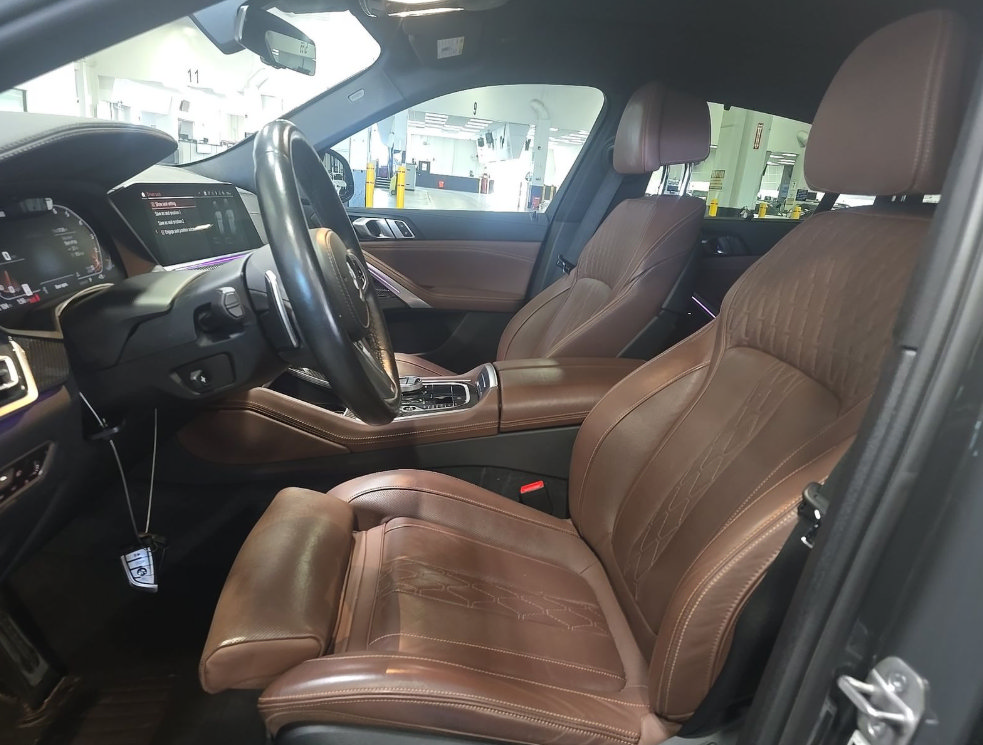 Used 2023 BMW X6 M50i w/ Executive Package AWD/4WD image 5