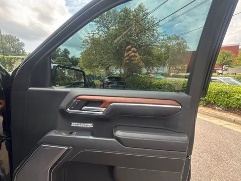 Used 2023 GMC Sierra 1500 Denali w/ Technology Package AWD/4WD image 22