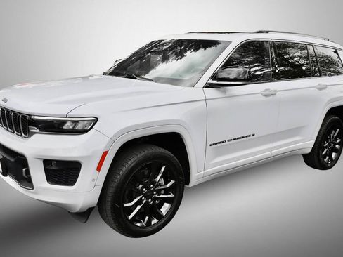 Used 2021 Jeep Grand Cherokee L Overland w/ Luxury Tech Group IV AWD/4WD image 3