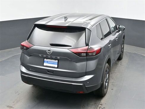 Used 2025 Nissan Rogue SV image 40
