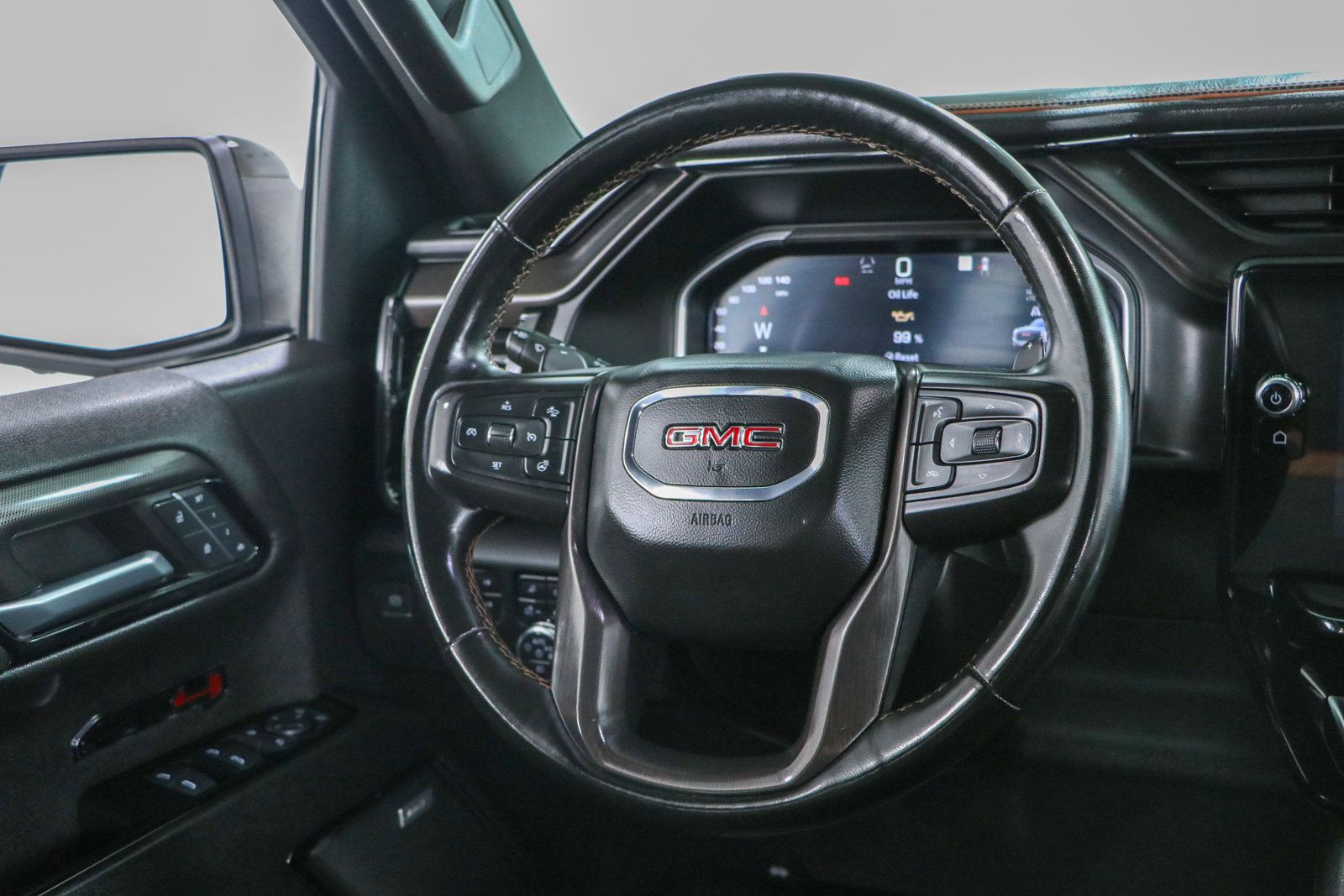 Used 2023 GMC Sierra 1500 AT4 w/ Technology Package AWD/4WD image 13