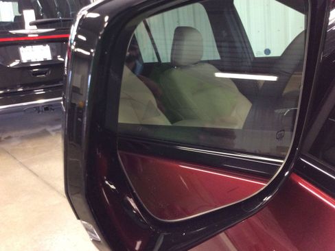 Used 2024 Jeep Grand Cherokee Limited image 12