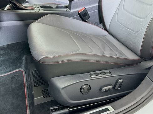 Used 2025 Volkswagen Jetta GLI Autobahn image 19