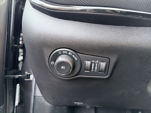 Used 2022 Jeep Compass Altitude w/ Convenience Group image 16