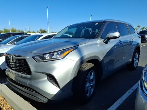 Certified 2020 Toyota Highlander L FWD image 1