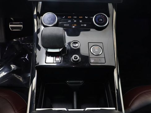 Used 2023 Land Rover Range Rover Sport SE Dynamic image 12