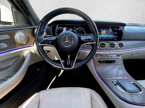 Used 2022 Mercedes-Benz E 350 Sedan image 7