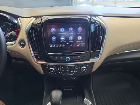 Used 2023 Chevrolet Traverse Premier image 21