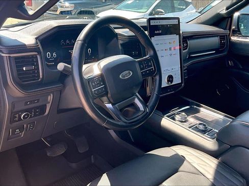 Used 2023 Ford Expedition Platinum AWD/4WD image 15