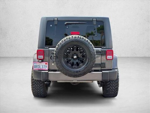 Used 2018 Jeep Wrangler Unlimited Sahara w/ Connectivity Group AWD/4WD image 7