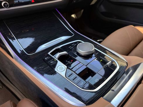 Used 2024 BMW X7 xDrive40i w/ M Sport Package image 33