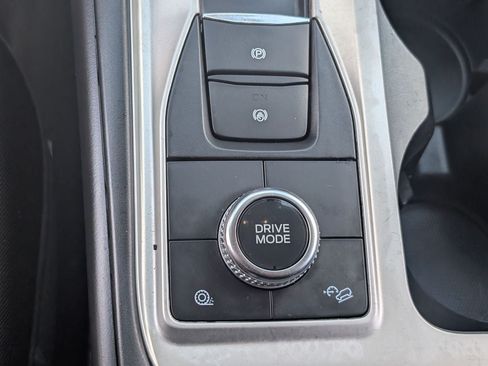 Used 2022 Ford Explorer XLT AWD/4WD image 19