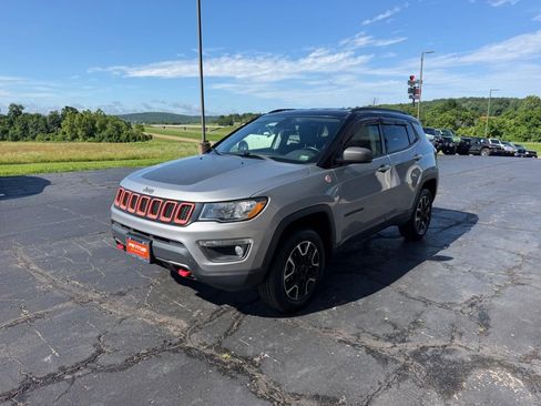 Used 2020 Jeep Compass Trailhawk AWD/4WD image 7