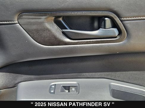 Used 2025 Nissan Pathfinder SV FWD image 32