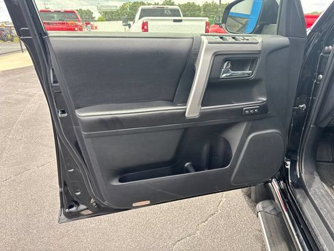 Used 2016 Toyota 4Runner Limited AWD/4WD image 11