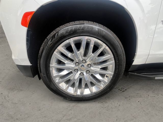 Used 2021 Chevrolet Tahoe Premier w/ Premium Package AWD/4WD image 9