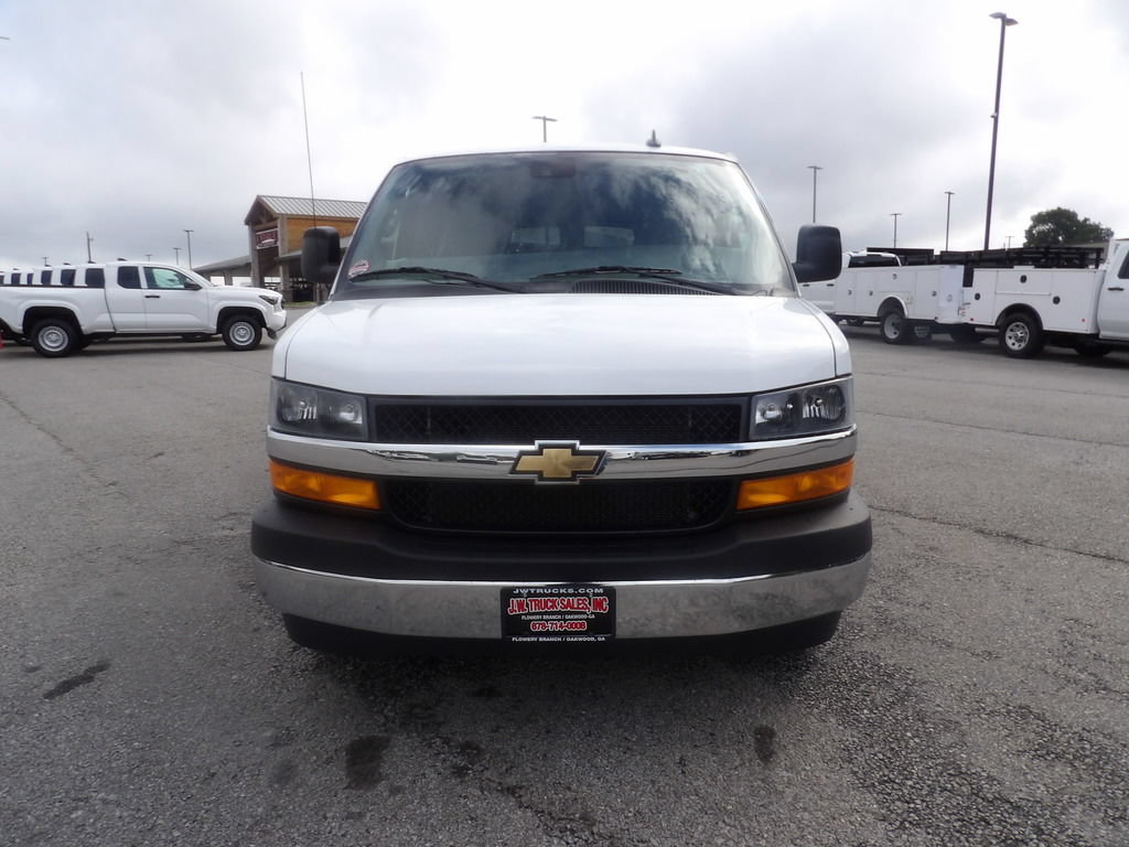 Used 2025 Chevrolet Express 3500 LT w/ LT Preferred Equipment Group RWD image 12