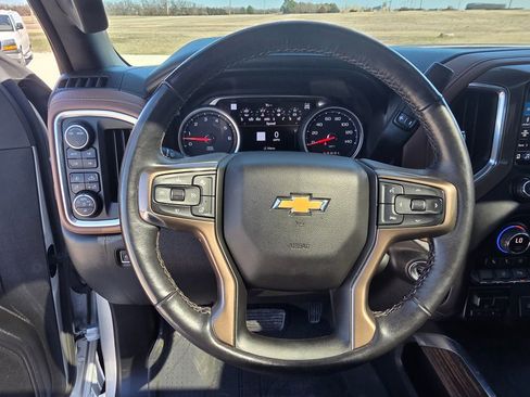 Used 2022 Chevrolet Silverado 2500 High Country AWD/4WD image 19
