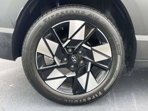 Used 2024 Hyundai Kona SEL FWD image 11