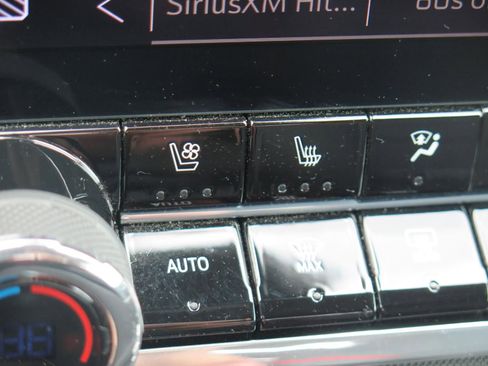 Used 2024 Chevrolet Colorado Z71 w/ Z71 Convenience Package 2 image 16