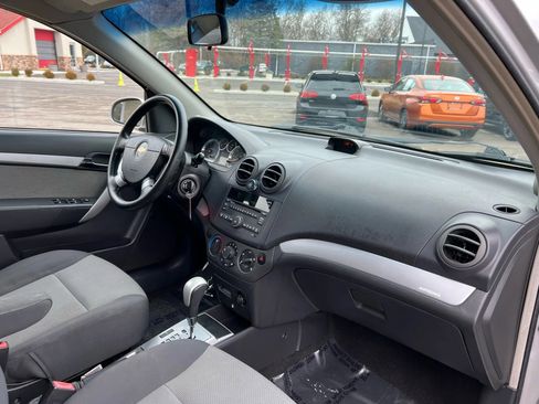 Used 2011 Chevrolet Aveo5 LT w/ Power and Convenience Package image 17