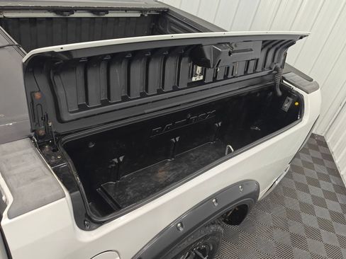 Used 2013 RAM 1500 Classic SLT w/ Remote Start & Security Group AWD/4WD image 23
