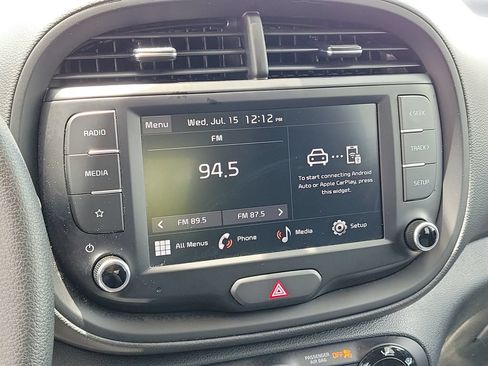 Used 2025 Kia Soul LX w/ LX Technology Package FWD image 21