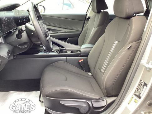 Used 2025 Hyundai Elantra SEL FWD image 10