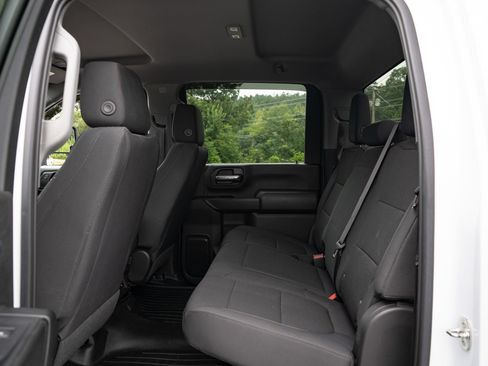 Used 2022 Chevrolet Silverado 2500 Custom w/ Custom Value Package AWD/4WD image 18