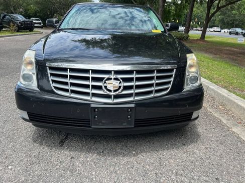 Used 2008 Cadillac DTS FWD image 3