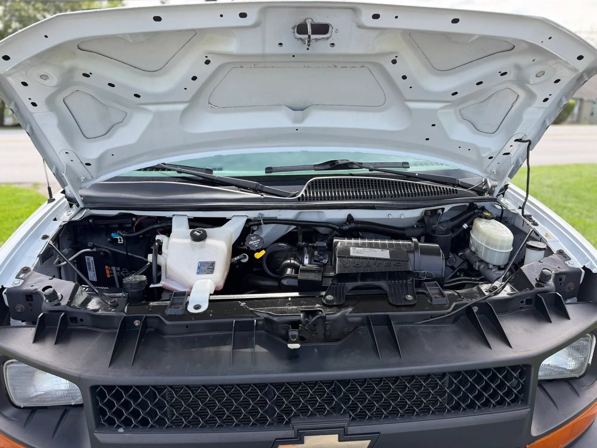 Used 2017 Chevrolet Express 2500 RWD image 37