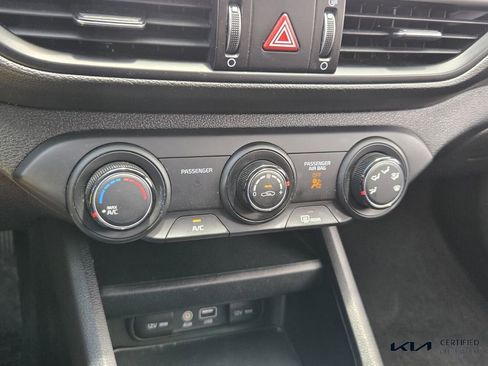 Used 2020 Kia Forte LXS FWD image 23