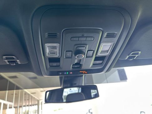 Used 2022 GMC Yukon SLT w/ SLT Premium Package RWD image 22