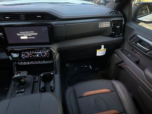 New 2025 GMC Sierra 1500 AT4 AWD/4WD image 19