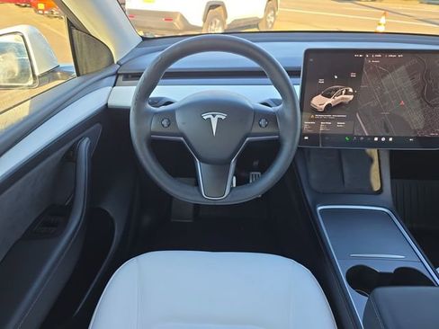 Used 2022 Tesla Model Y Performance image 18