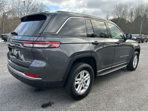 Used 2023 Jeep Grand Cherokee Laredo w/ Luxury Tech Group I image 6