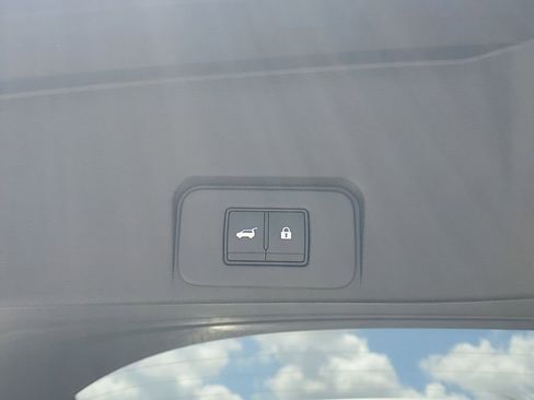 Certified 2024 Nissan Rogue SV AWD/4WD image 16